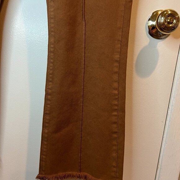 LOFT Pintucked Frayed High Rise Kick Crop Jeans in Cocoa Powder, Size 4 - Picture 7 of 14